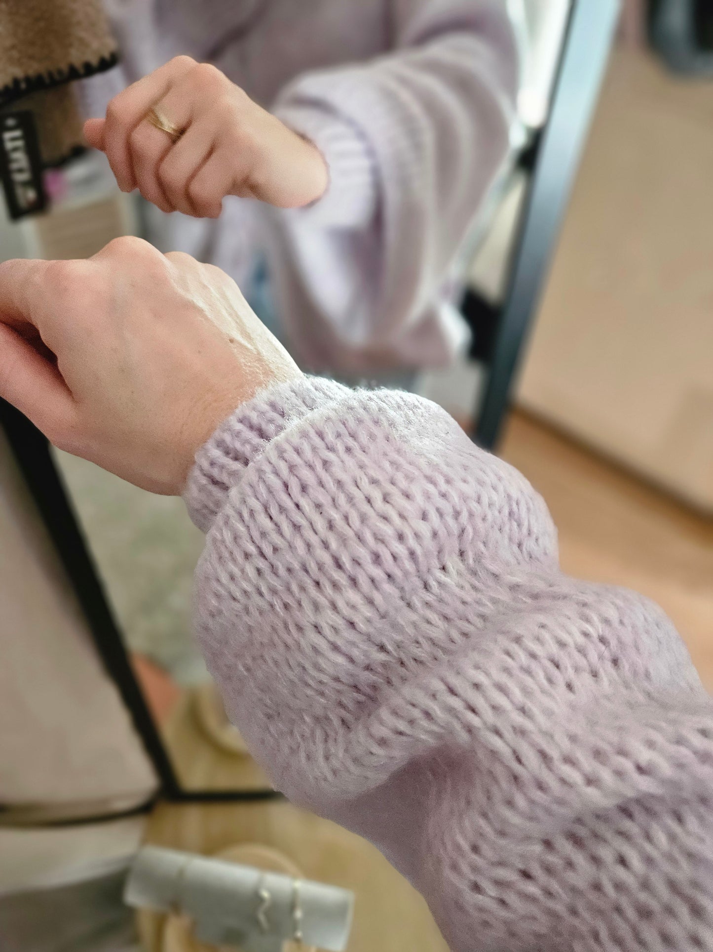 Pull lilas à lacets à nouer